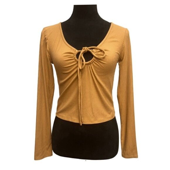 3/$20⭐️  BP Long Sleeve Ribbed Keyhole Top - Picture 1 of 6